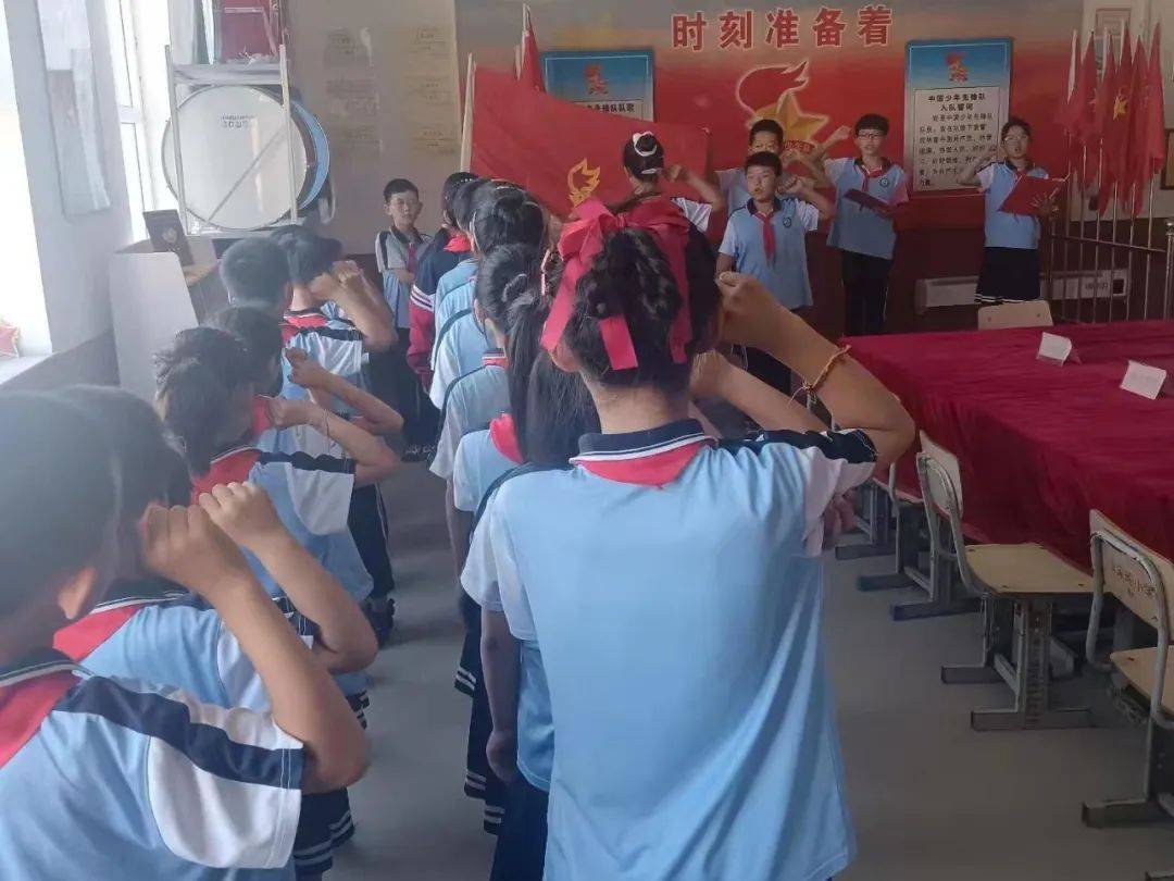 红领巾爱祖国丨赵县各学校少工委举行迎"六一"少先队入队仪式