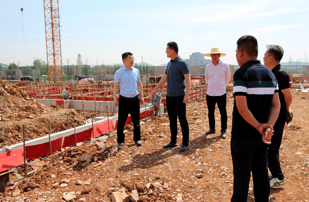 柳泉镇项目建设5月27日,三堡街道办事处主任谢敏对接招引江苏百草恋