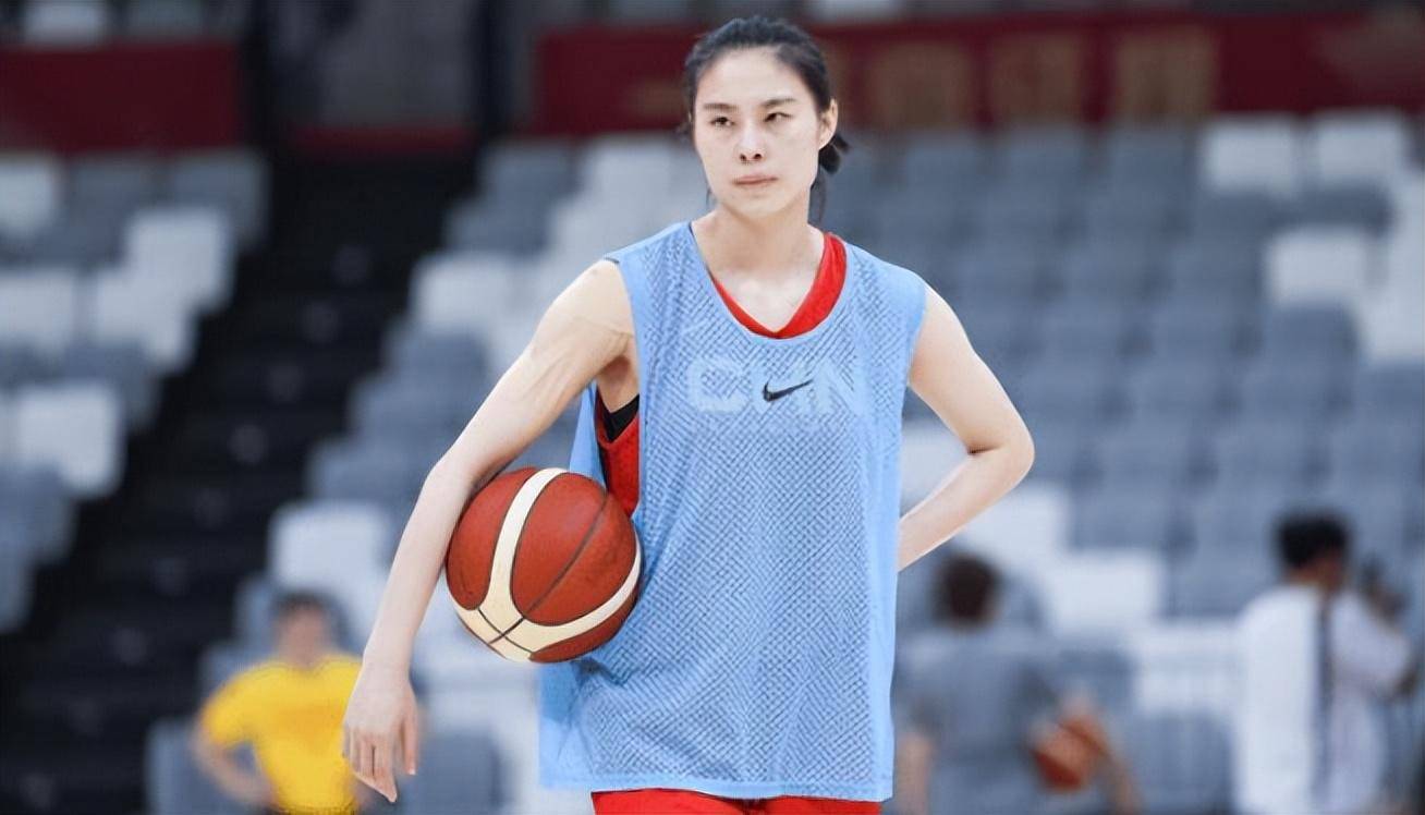 孙梦然成内线支柱,但功劳最大的另有其人_王思雨_比赛_中国女篮