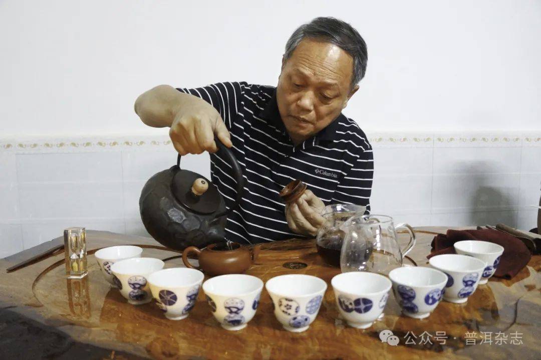 何作如先生是如何冲泡老茶的?_普洱茶_用水_温度计