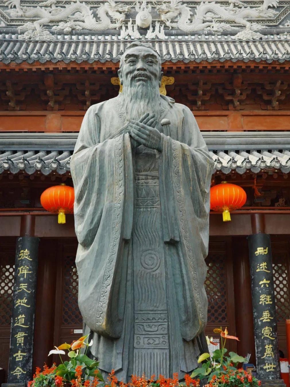 夫子庙大成殿祈福随着高考时间的倒计时家长考生共祈祥高考临近心莫慌