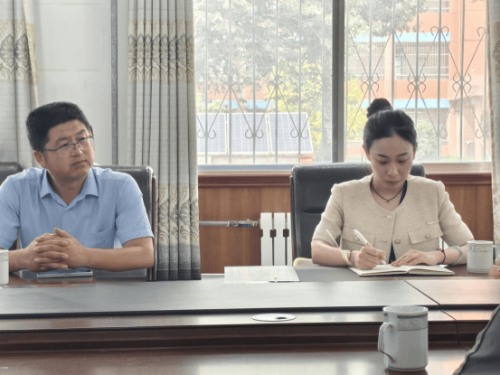 聊城市教育和体育局专家组调研指导莘县实验小学智慧校园建设工作