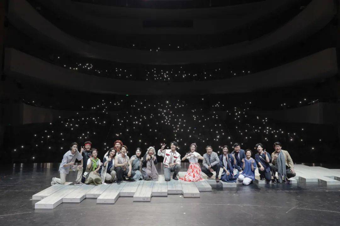 杭州站开票 | 这个暑假的第一部戏,来看贾凡,米晨晨演绎琴岛浪漫爱情!