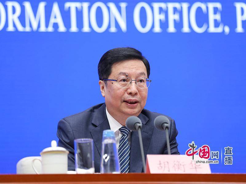 重庆市市长:成渝两地已形成"1小时交通圈",下午在成都看完熊猫晚上可