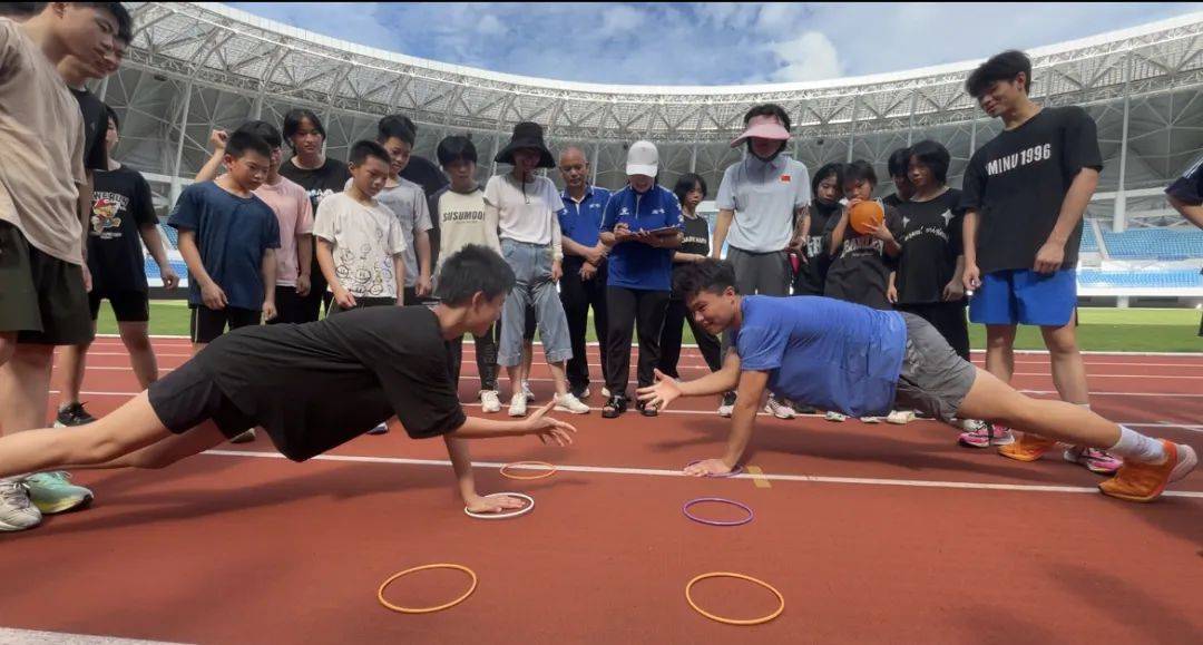 快乐成长·放飞梦想——南平市少体校开展六一"趣味体育活动