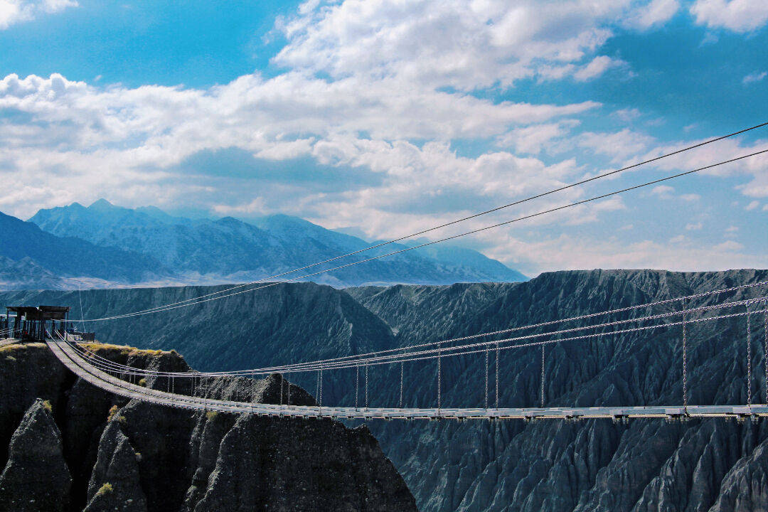 库公路coming to summer/12独库公路北段,宛如一条蛟龙般纵贯天山脊梁