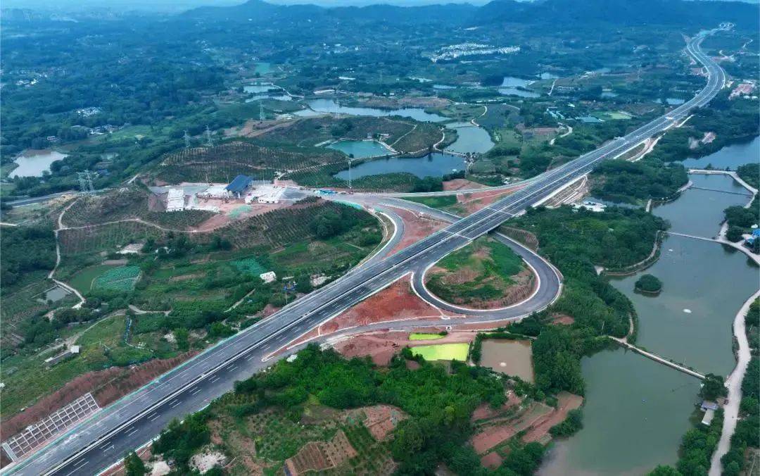 【四川交通】6月底通车!天邛高速全线互通路面建成