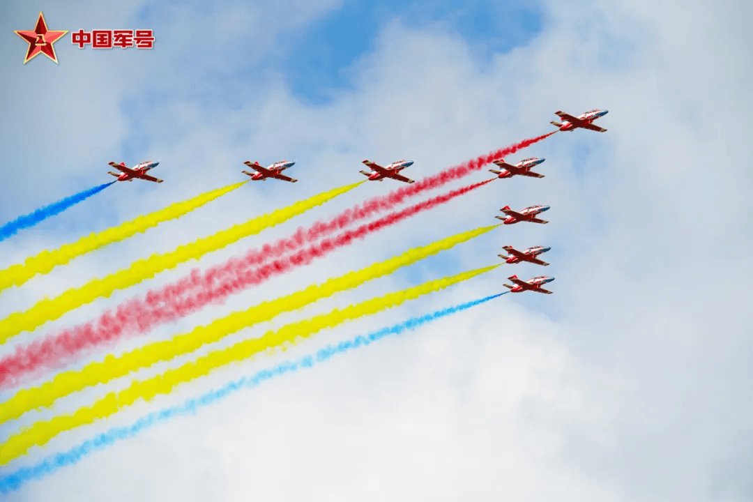 我们在军校等你!