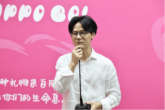 艺术家黄飞春老师介绍了粉色河马「hippo go!