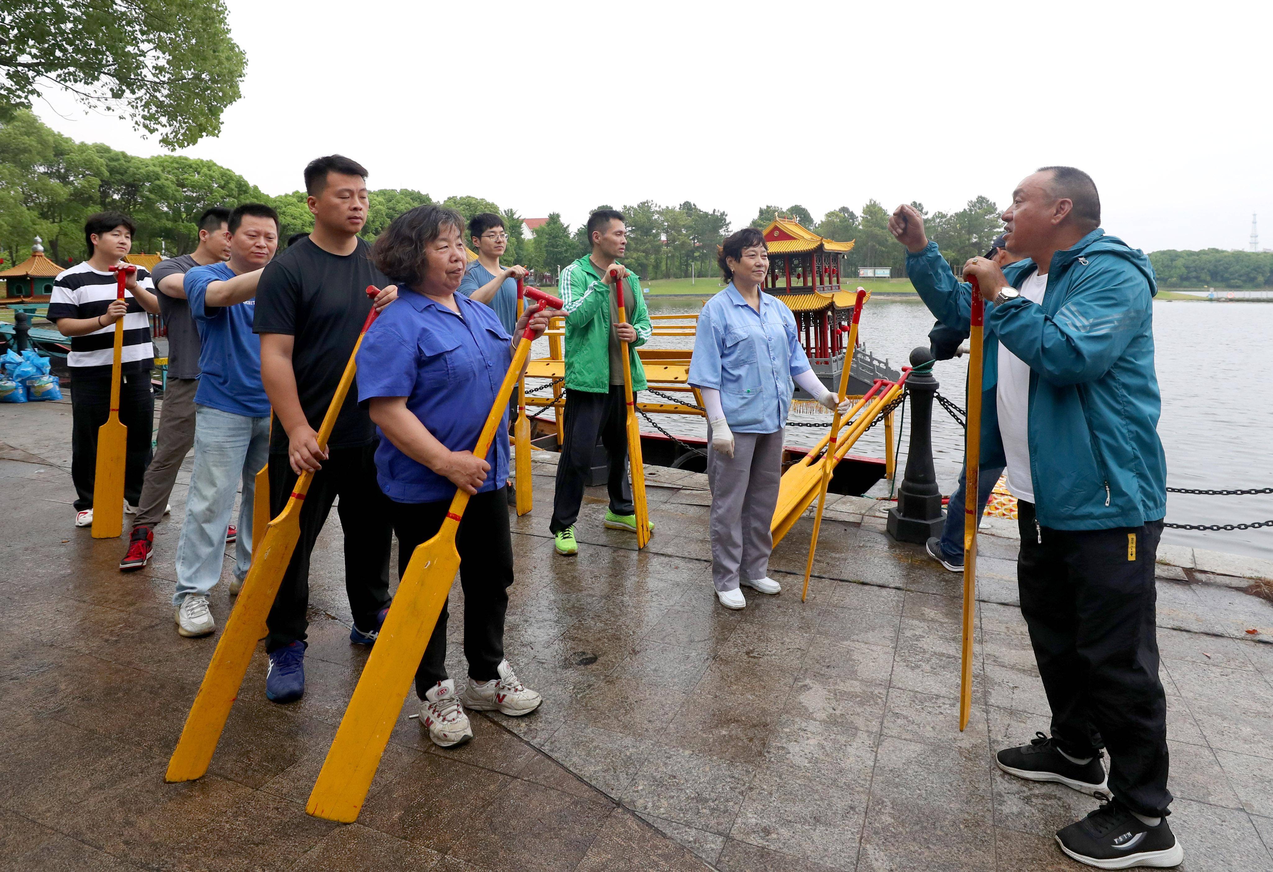 文化中国行丨罗店龙船:父子传承 情系端午_新华社_方喆_宝山