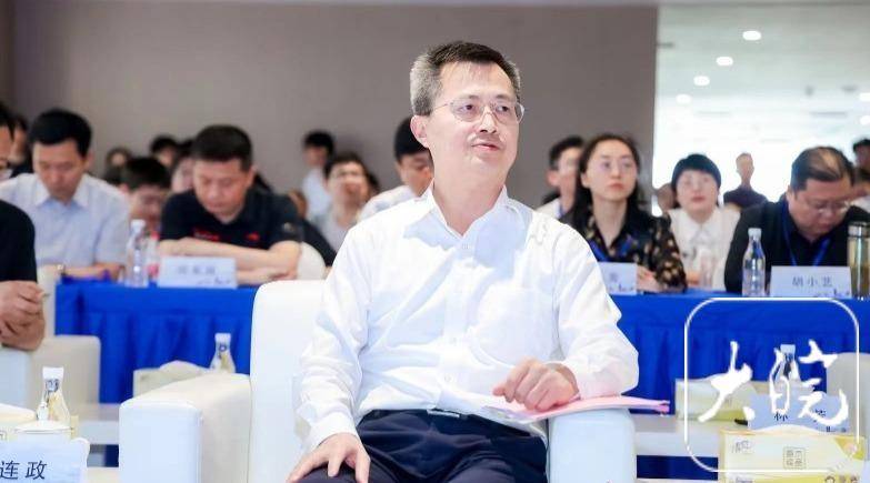 "池州市委常委,组织部长廖强在致辞中表示,现在的池州,"战略加持,产业