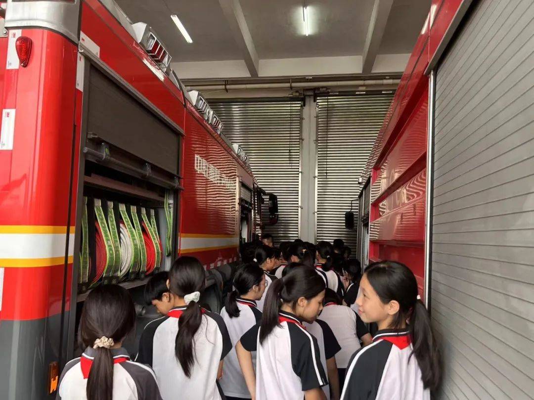 走进消防局,致敬火焰蓝——南沙小学学生参观均安镇消防局