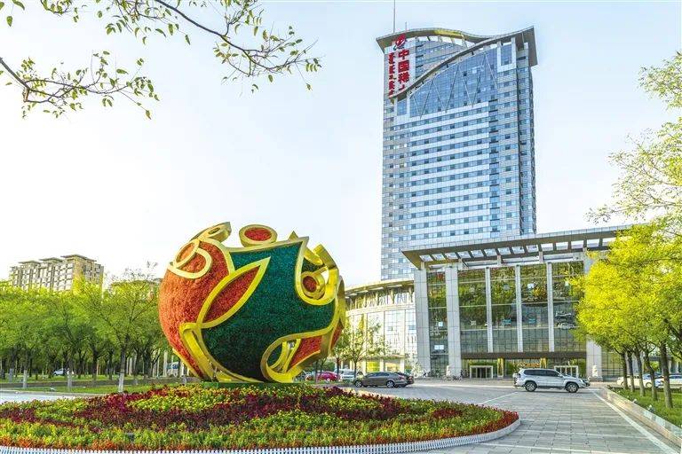 【内蒙古日报】"两个稀土基地"建设扬帆起航再出发