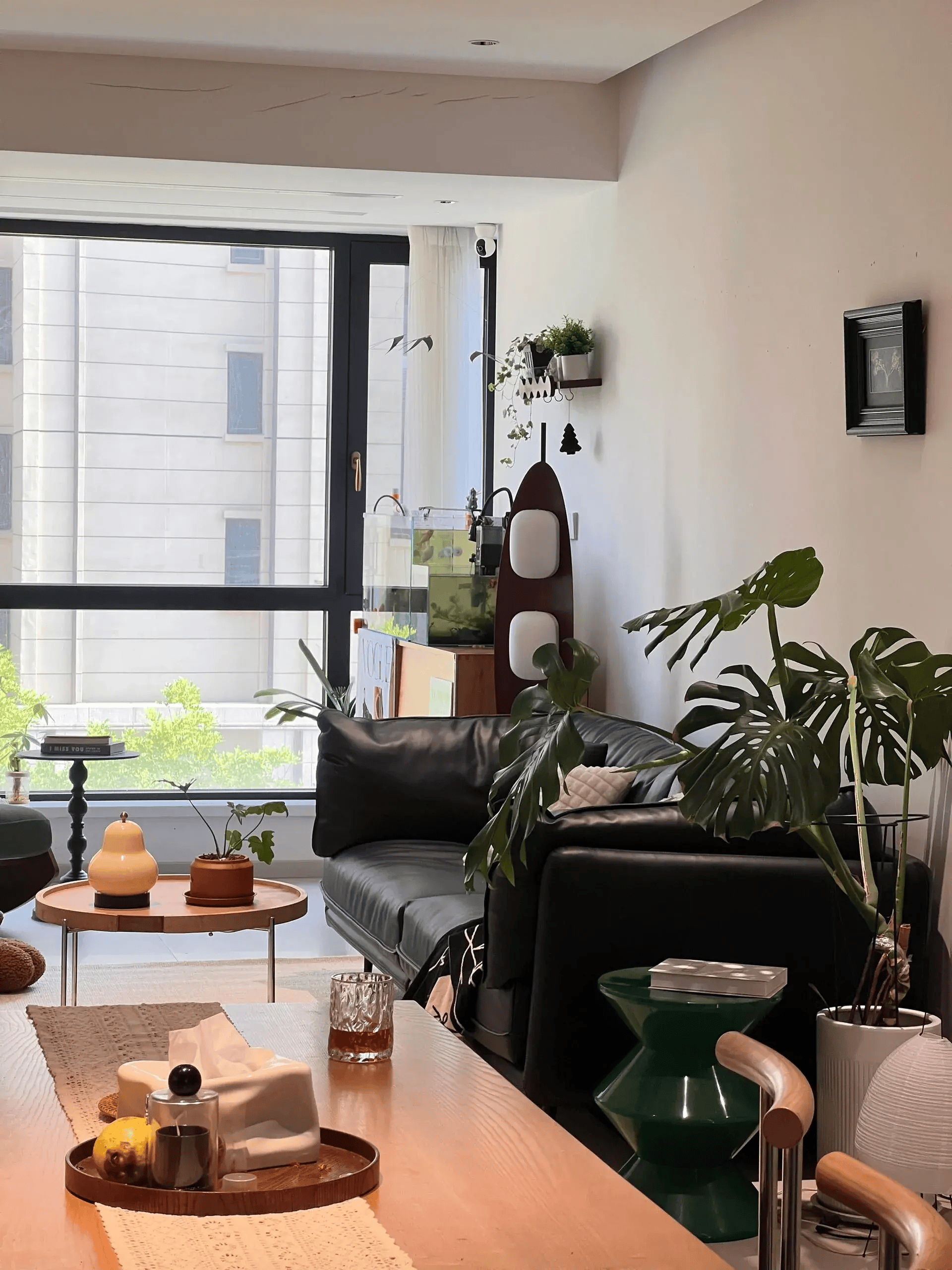 姐妹们,软装搭配好,大白墙出租房也能美爆!_家居_家具_风格