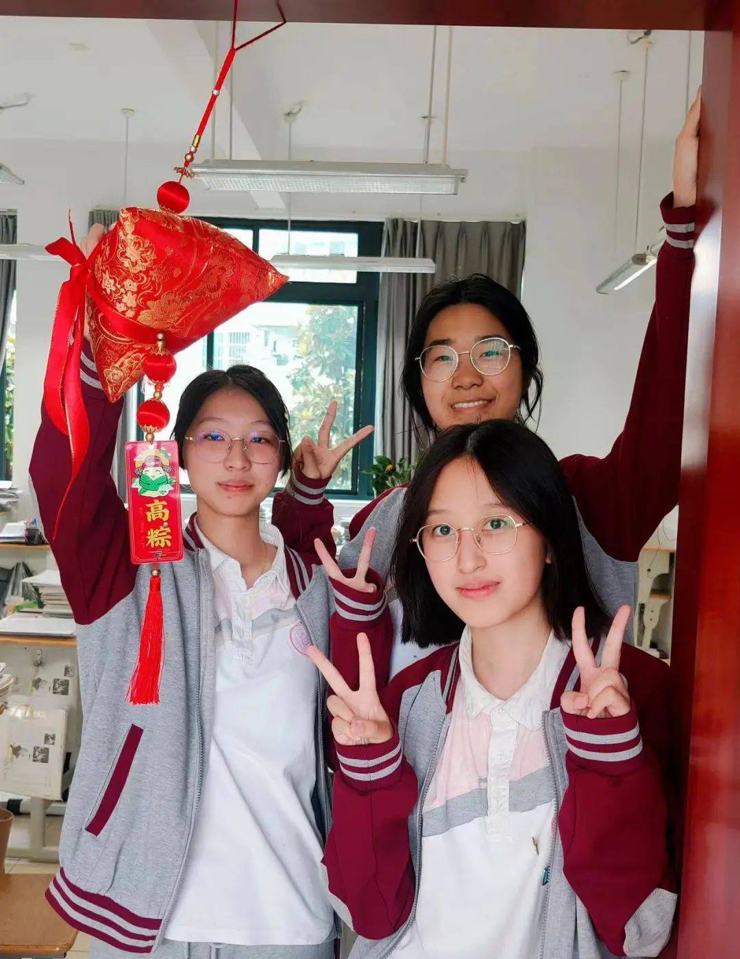 "高考"拍了拍你,请你"开窗"——新昌县鼓山中学高三学子高考加油!