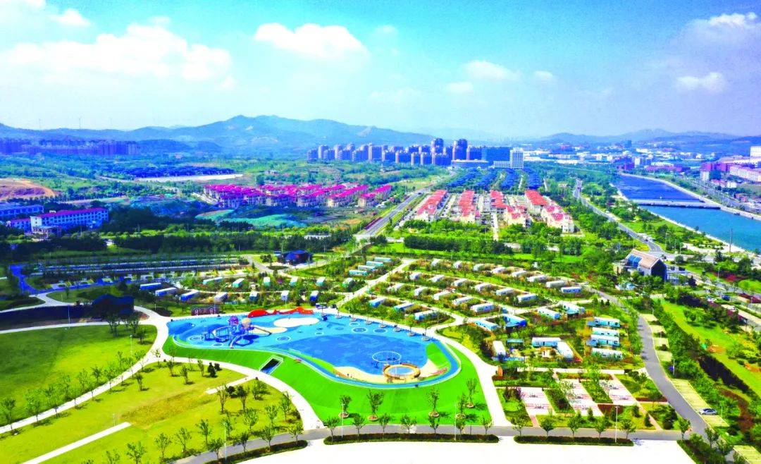 还能参观红色东南乡展馆,非遗锡镶;那香海景区举办那香海第十二届旅游