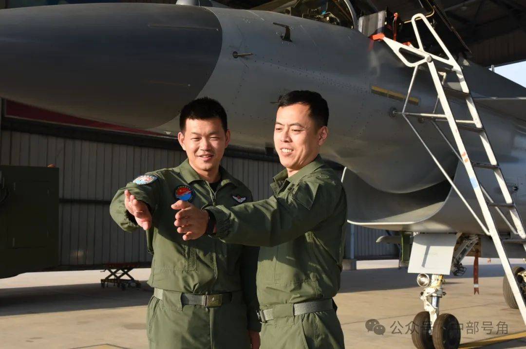 "新时代奋斗观"大讨论⑦ | 奋斗的榜样最动人!