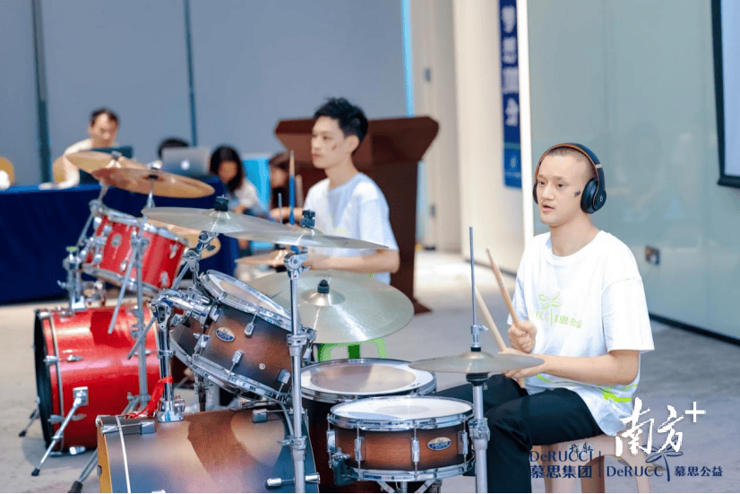 ebc67051025445b6b51e183411b12c9d 文章配图-2