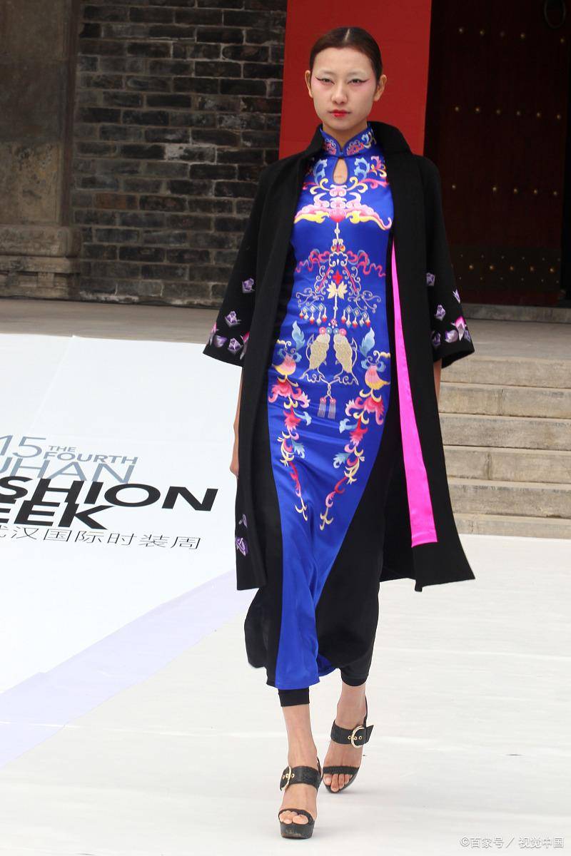 当然,以上只是一些基本的搭配建议和案例展示.