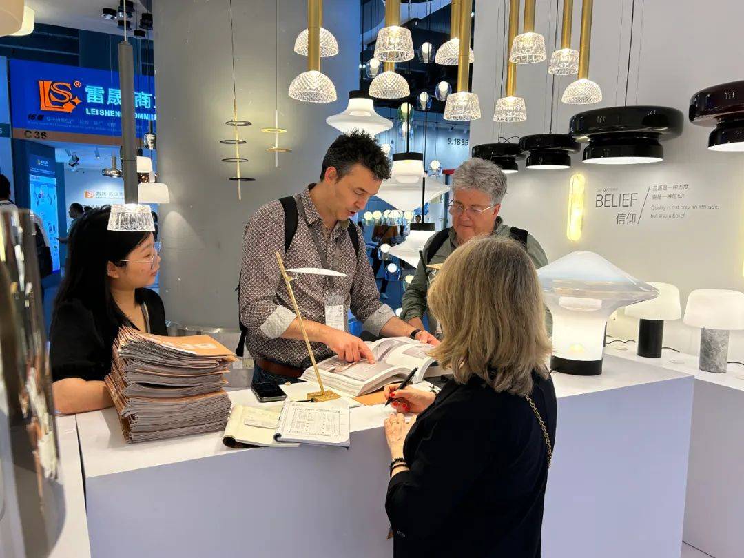 直击光亚展 | 华艺广场众多品牌商户惊艳亮相,火热出圈!