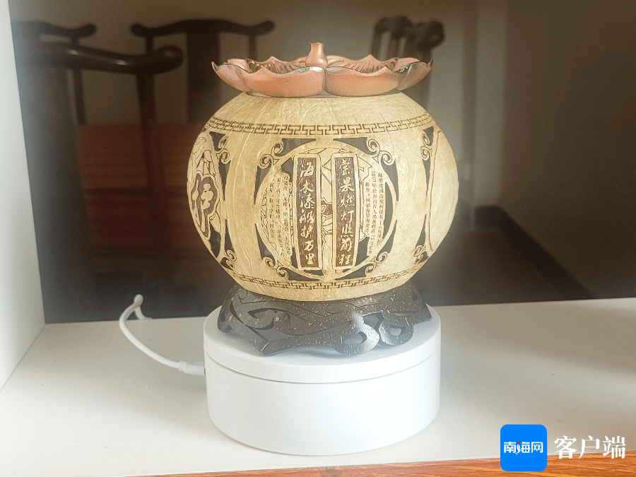 闯出精彩 | 三亚椰雕匠人余贤栋:守护非遗匠心 讲好海南故事