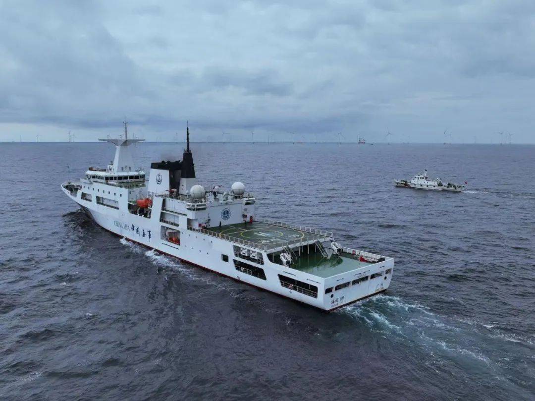 昨天,一女子在东海岸水域游泳被海浪卷走……_详情_汕头_男子