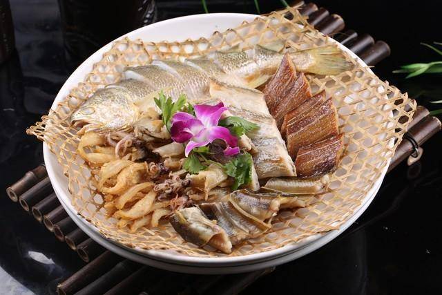 黄鱼羹不仅是台州人的家常菜,也是节日庆典的必备佳肴.台州,位于