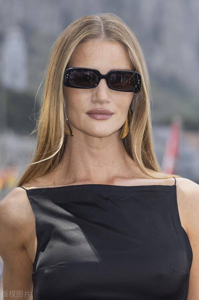 罗茜汉丁顿惠特莉这颜值,这才是尤物啊!