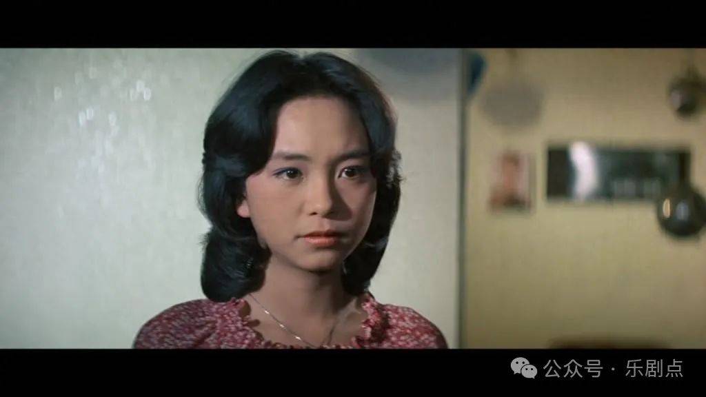 在香港推出的新书做宣传,接受资深传媒人汪曼玲的youtube频道节目访问