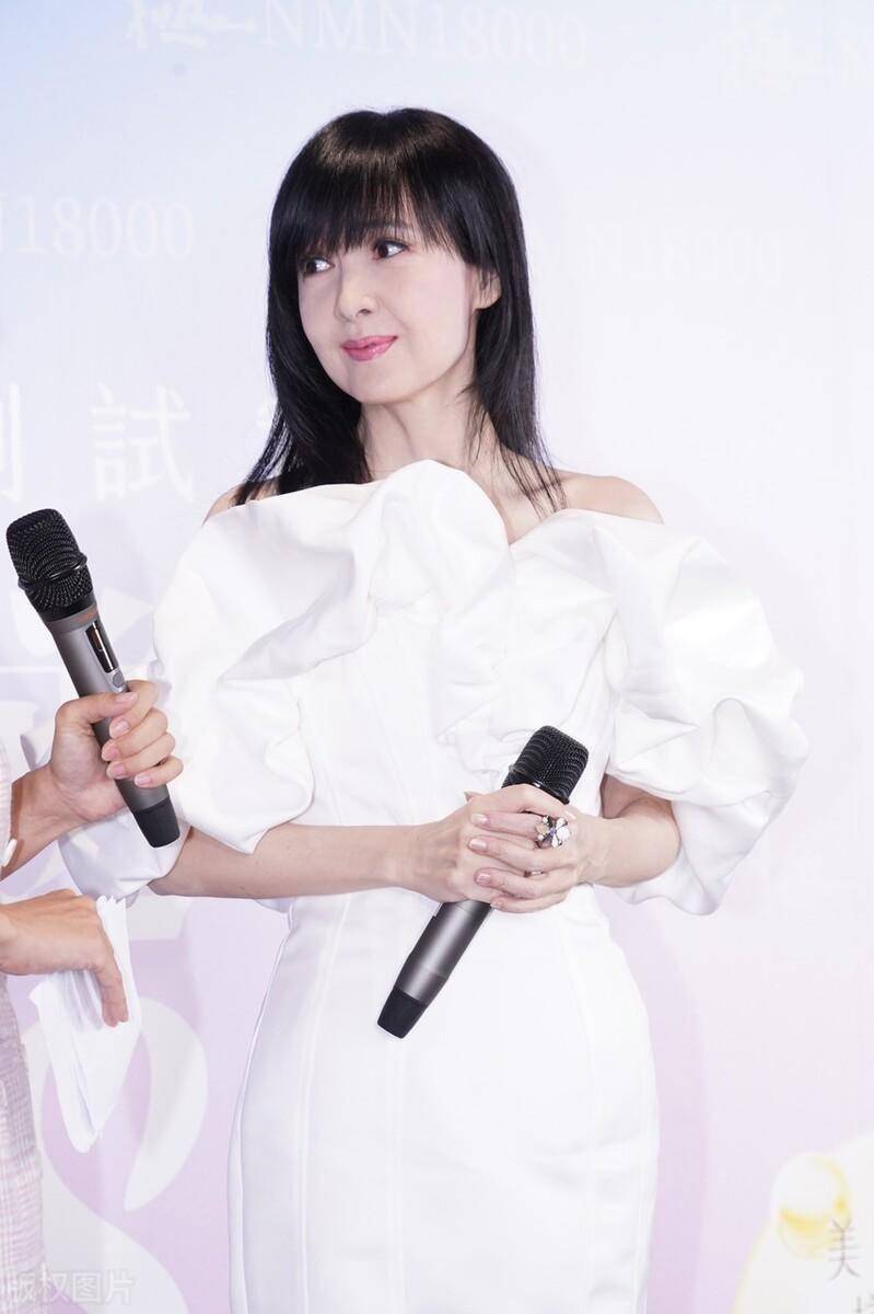 周慧敏这颜值,这才是尤物啊!