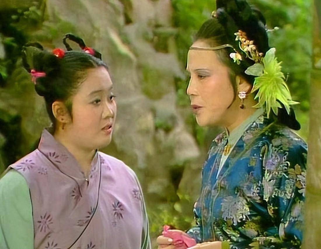 傻丫头捡到绣春囊,王夫人为什么咬定一定是王熙凤的_东西_邢夫人_太太