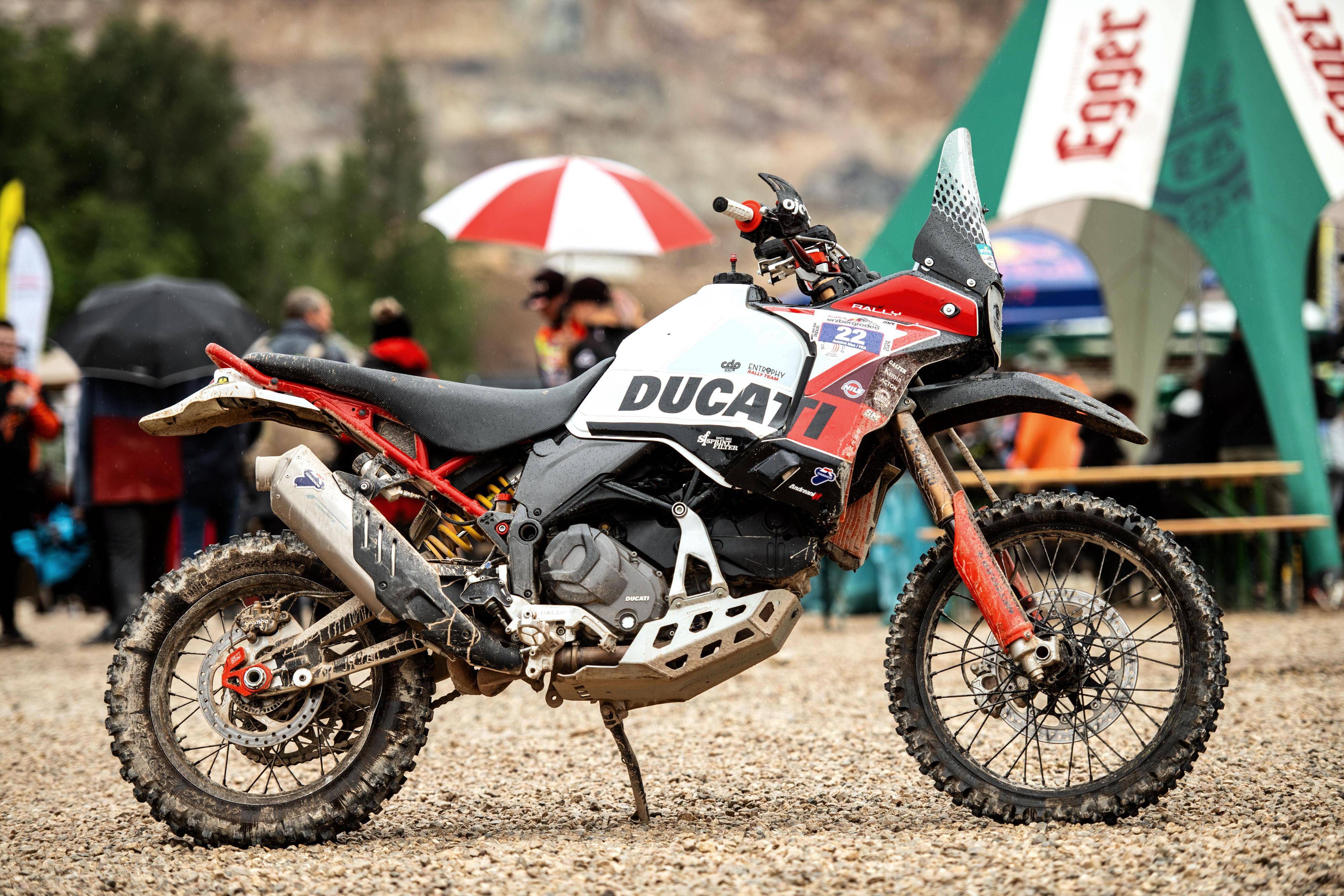 杜卡迪 desertx rally 挑战极限地形的奥地利矿山大赛
