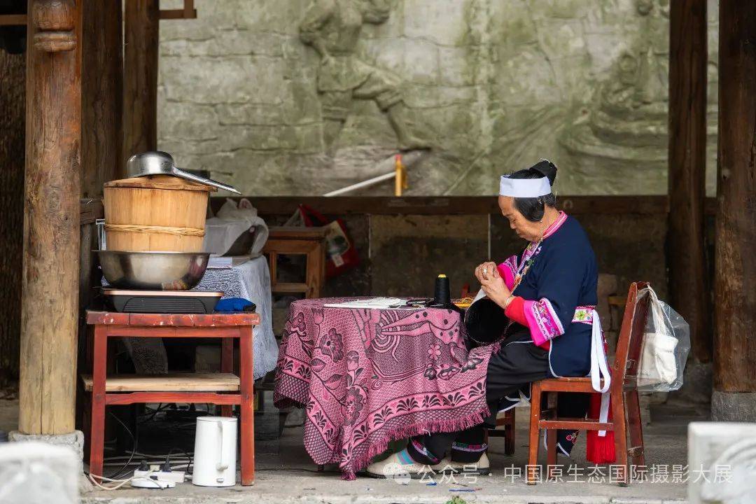 天龙屯堡服装图片