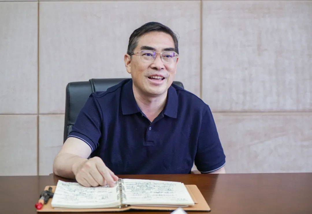 孙道军与各镇(街道,场,区)主要负责人分片座谈