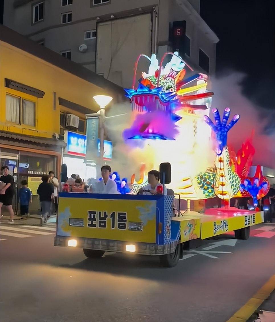 韩国端午祭被群嘲,街头群魔乱舞,好好的端午节过成了中元节