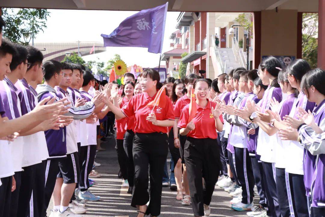 南充高中高坪校区举行2024届初三中考出征仪式