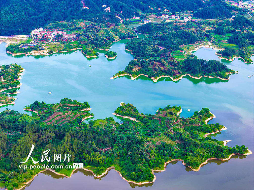 2024年6月10日,安徽省安庆市岳西县毛尖山乡林河村天堂湖,雨后初晴,山