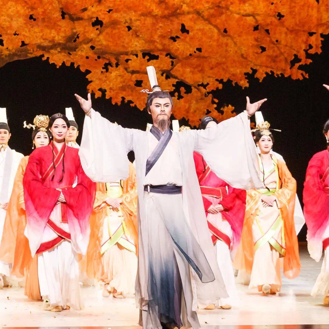 郭亦鸣饰演孔子黄 腾饰演孔子余瑜 饰 妃上下滑动张迪饰 妃上下滑动