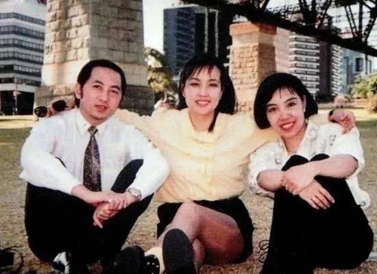 看她和继父,妹妹以及男保姆之间的故事就懂了_北京_冉昌儒_母亲