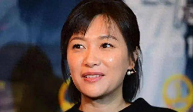 从19岁开始男人不断,半百了还没玩够,"风流才女"徐静蕾现形记