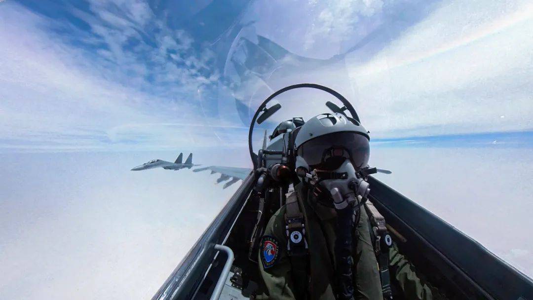 云端之上,"战斗"一触即发_飞行员_目标_战机