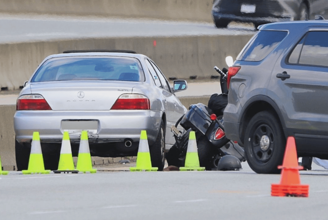 列治文多车相撞1人死亡!全城华人吐槽无路可走!