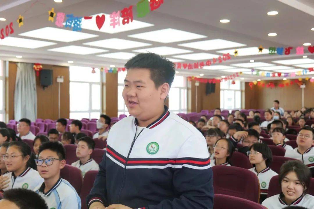 通化市第十三中学联合通化农村商业银行开展金融知识进校园活动