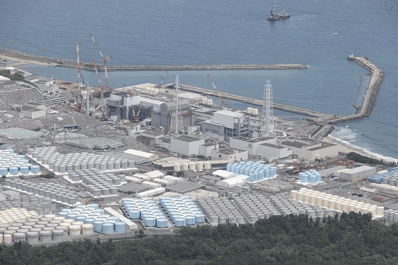 日本福岛核电站的员工 → 测量辐射量后死亡