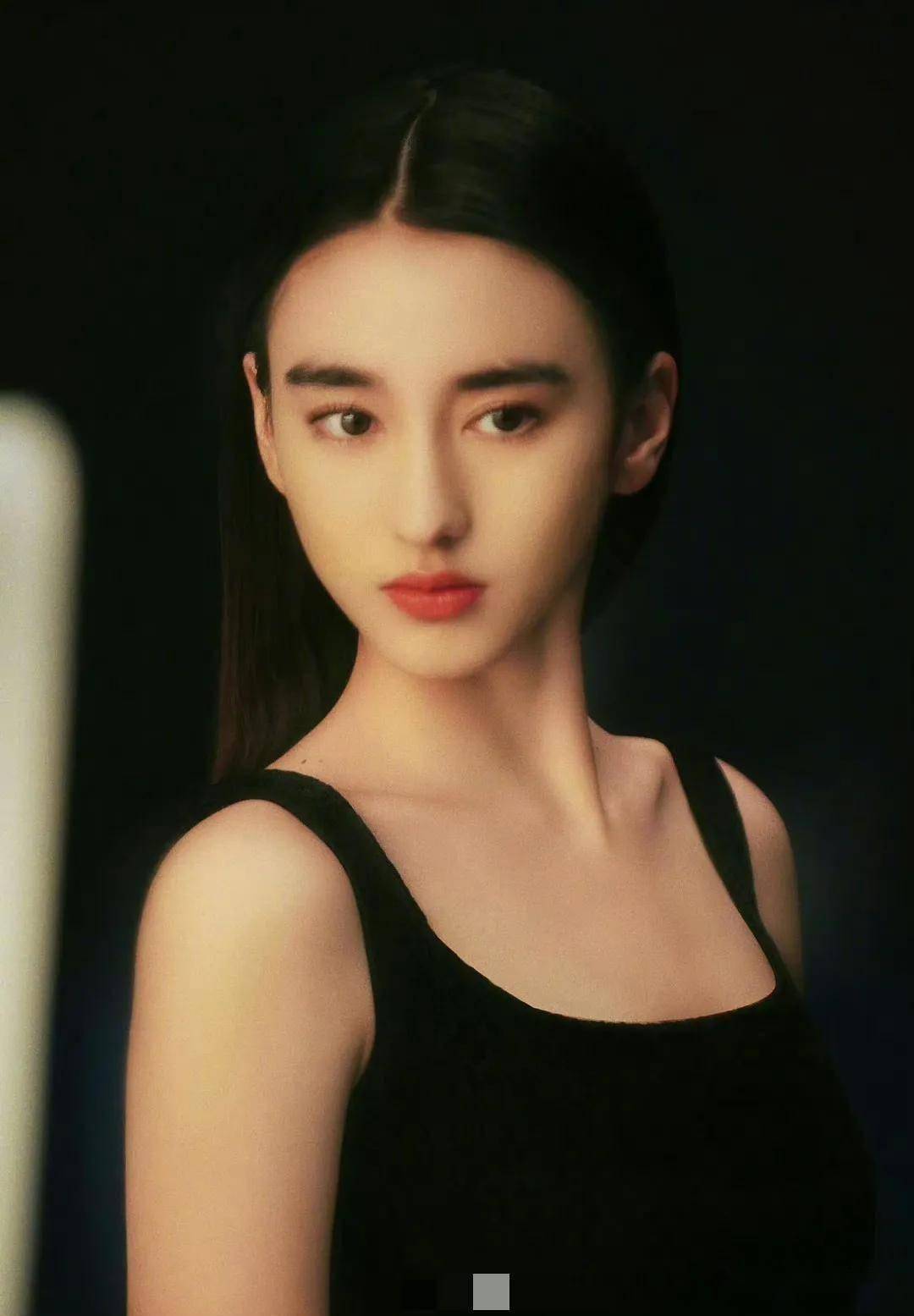 乌尔善新电影选角引争议!张灵玉显老气,混血冯宝宝,夏禾非主流