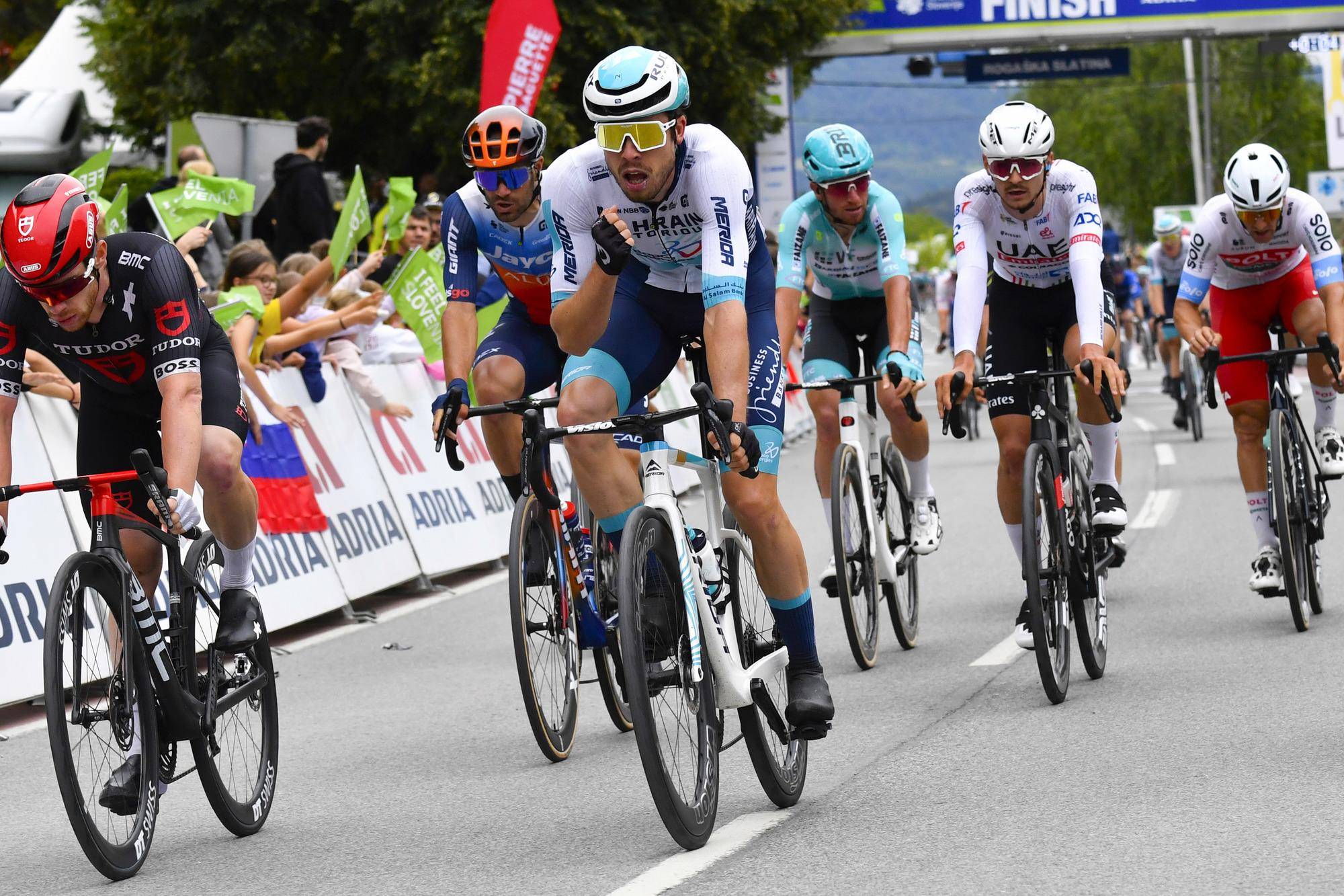 巴林胜利车队展开勇猛新篇章!