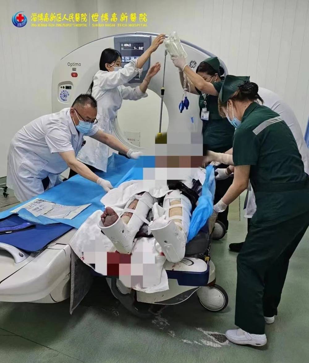 男子高速车祸失血性休克!危急时刻急诊急救人员上演"生死时速"