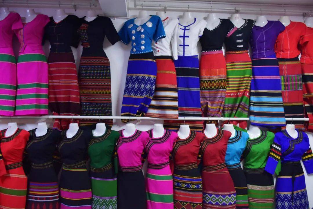 澜沧:佤族织锦"织"出美好生活