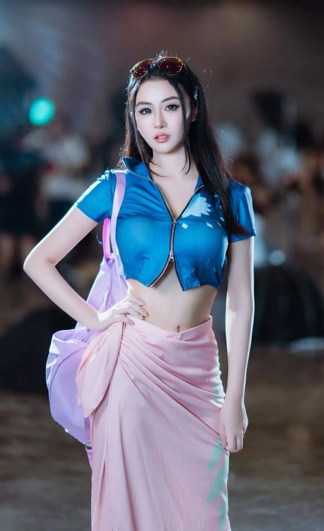 海贼王罗宾cos,这白皙的身材和颜值真的太爱了