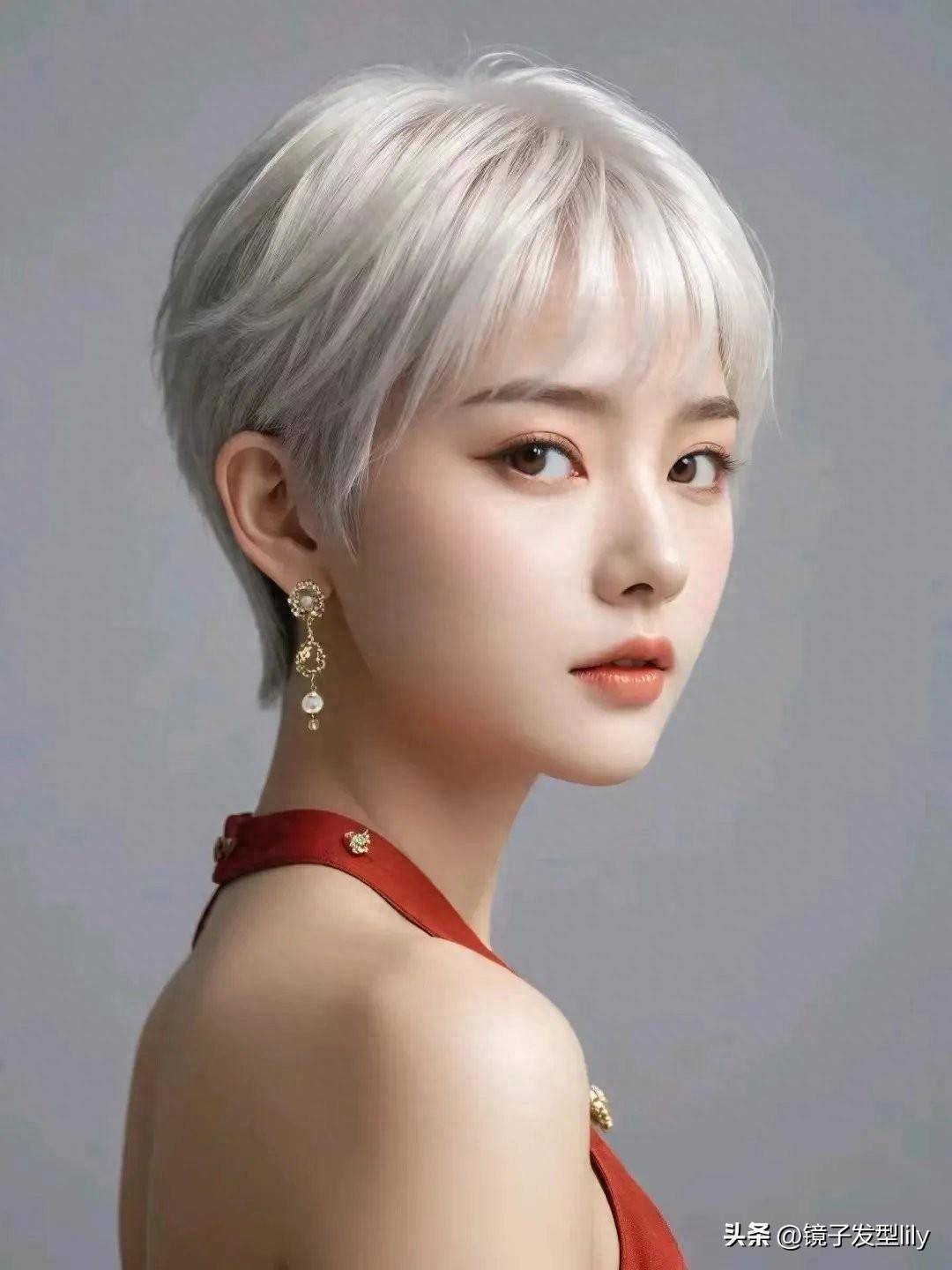 女士短发别乱来锯齿刘海展个性别样魅力别错过